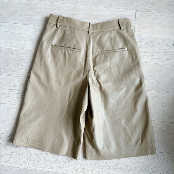 VINCE -NWT- $895 High-rise Leather Bermuda Shorts Tan Neutral | 6 - Picture 8 of 12